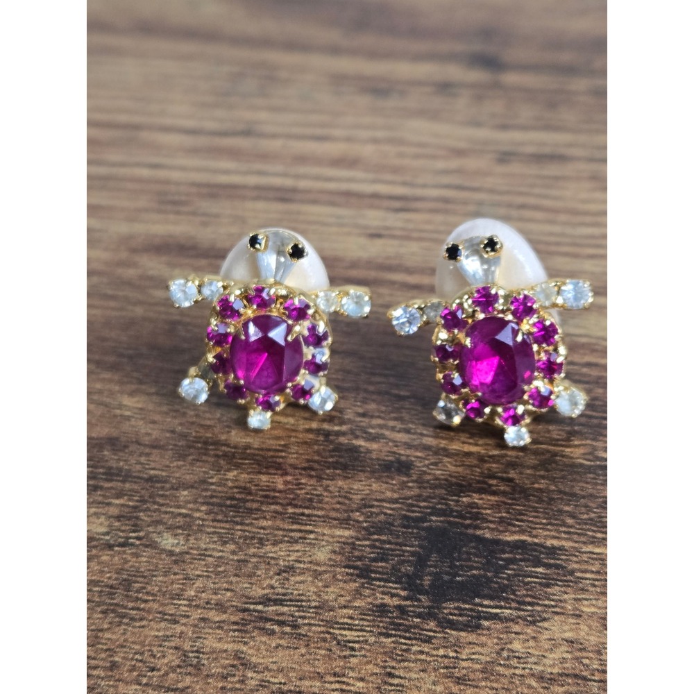 Vintage Dorothy Bauer Turtle Clip On Earrings Magenta Pink Rhinestone Gold Tone